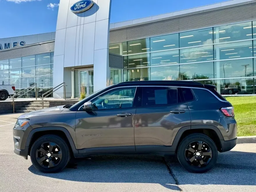 2018 Jeep Compass Latitude photo 1