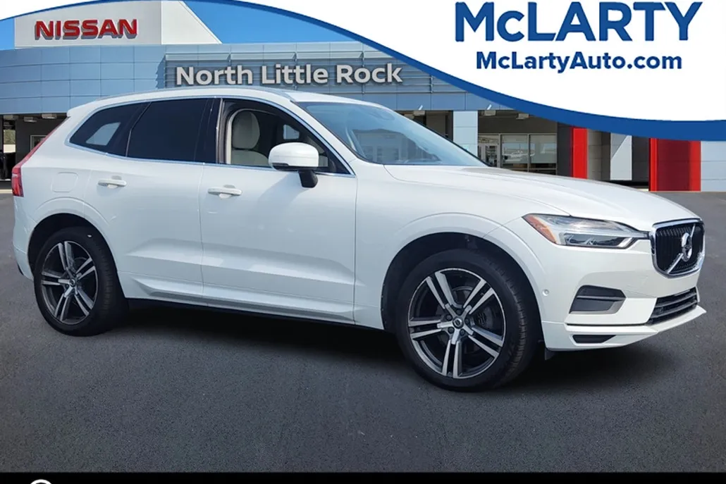 2019 Volvo XC60 T5 Momentum photo 1