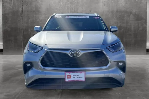 2022 Toyota Highlander XLE photo 2