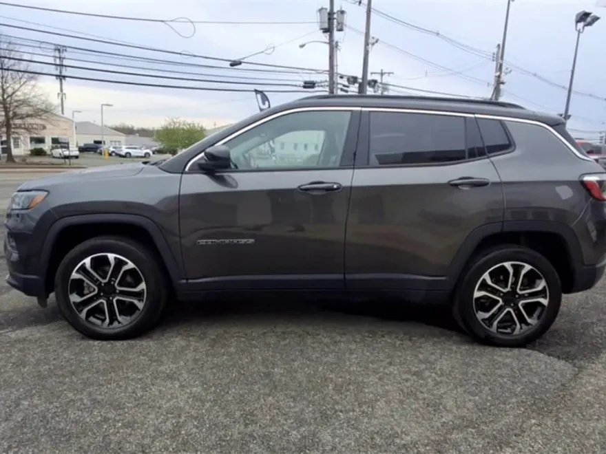 2022 Jeep Compass Limited photo 1