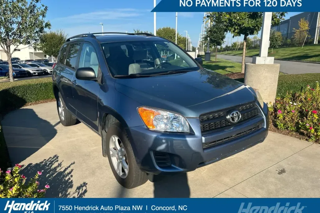 2012 Toyota RAV4 LE photo 1