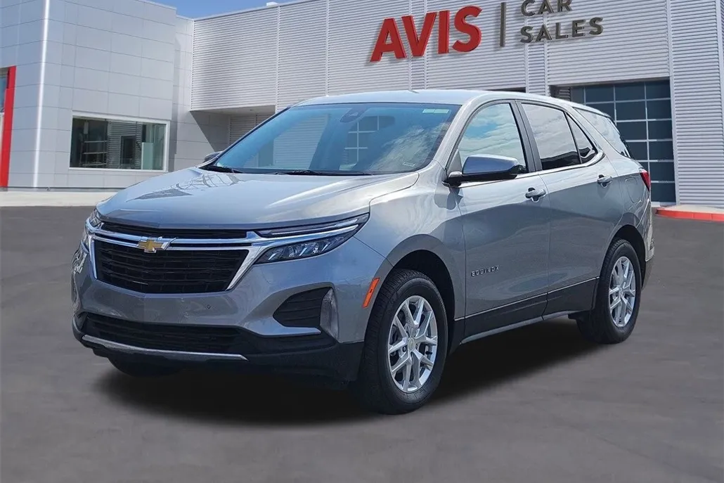2024 Chevrolet Equinox LT photo 1