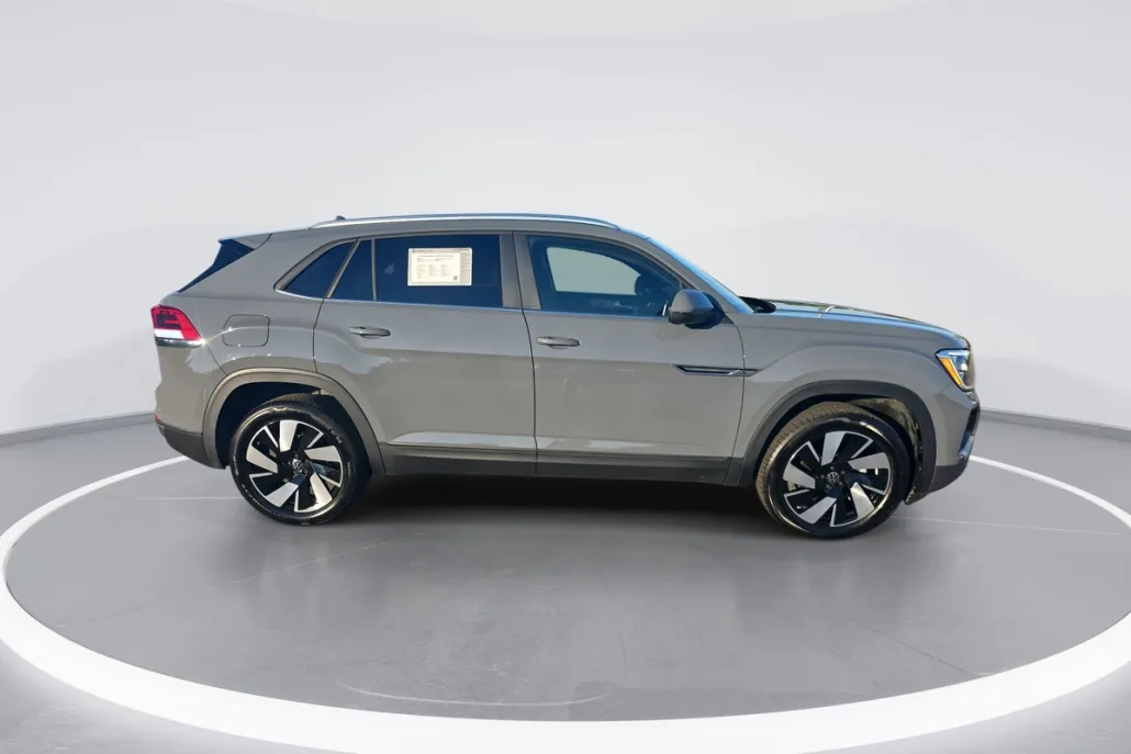 2024 Volkswagen Atlas Cross Sport SE Technology photo 1
