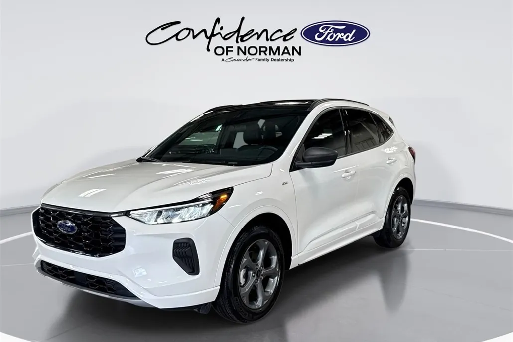 2024 Ford Escape ST-Line photo 1