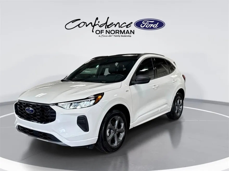 2024 Ford Escape ST-Line photo 1