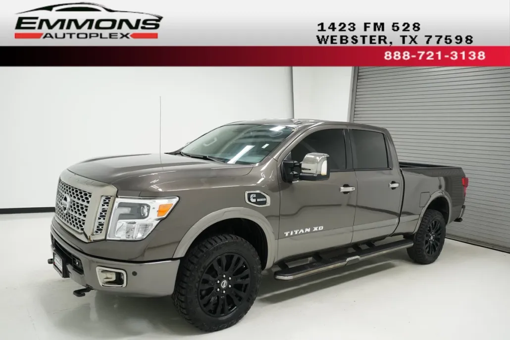 2018 Nissan Titan Platinum Reserve photo 1