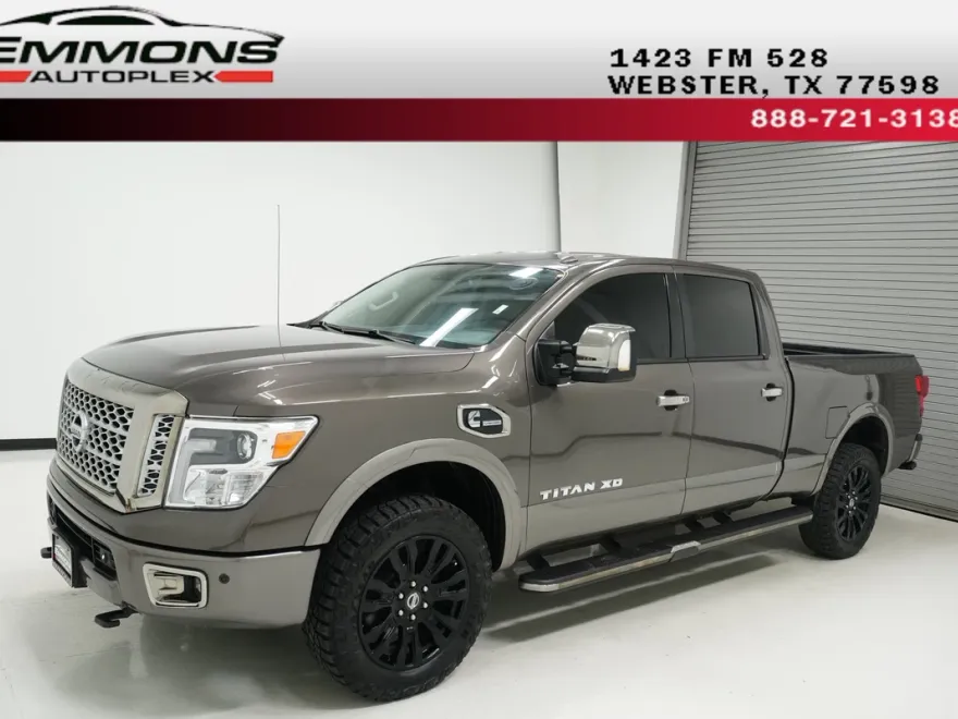 2018 Nissan Titan Platinum Reserve photo 1