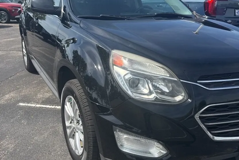 2016 Chevrolet Equinox LT photo 1