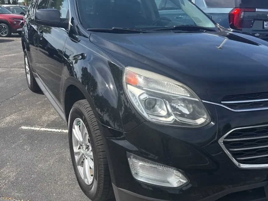 2016 Chevrolet Equinox LT photo 1