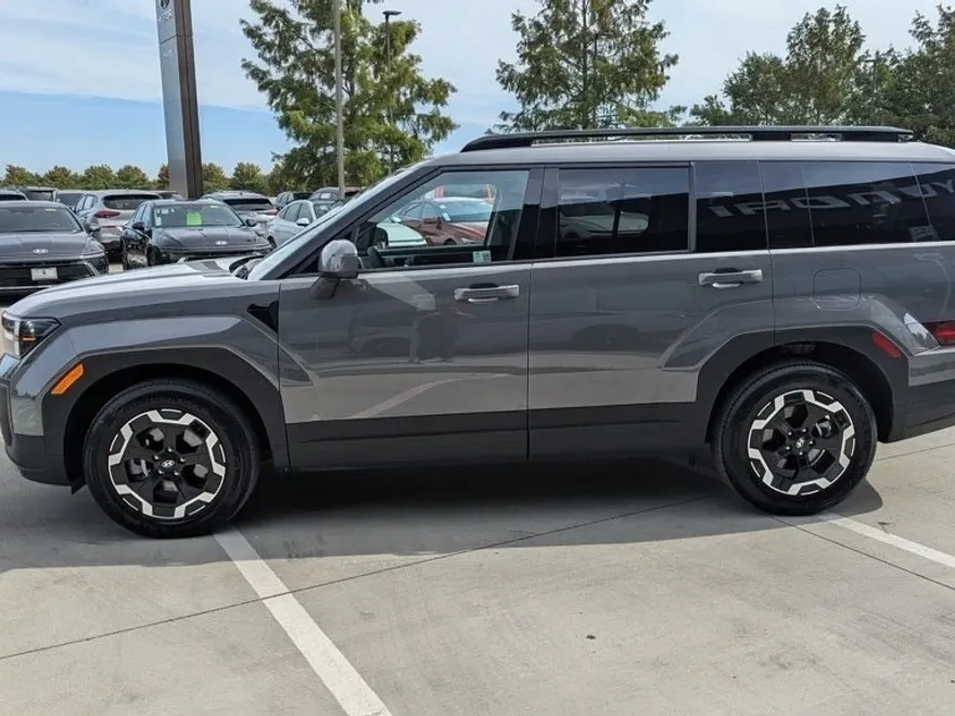 2025 Hyundai Santa Fe SEL photo 1