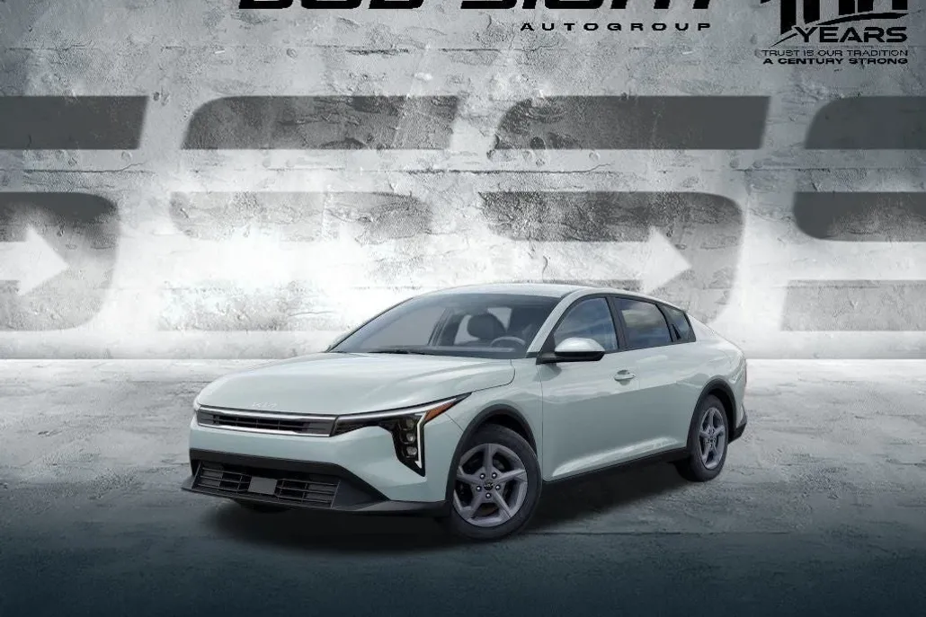2025 Kia K4 LXS photo 1