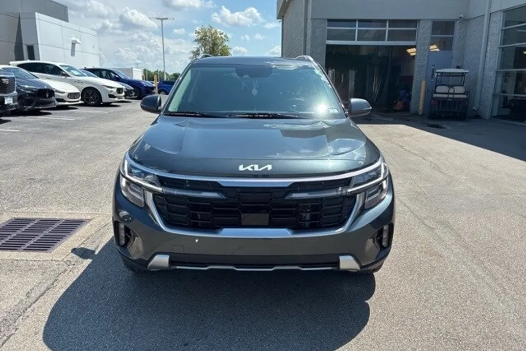 2024 Kia Seltos SX photo 1