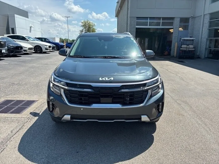 2024 Kia Seltos SX photo 1