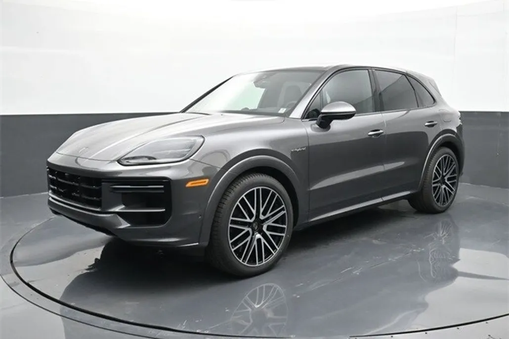 2025 Porsche Cayenne E-Hybrid Turbo photo 1