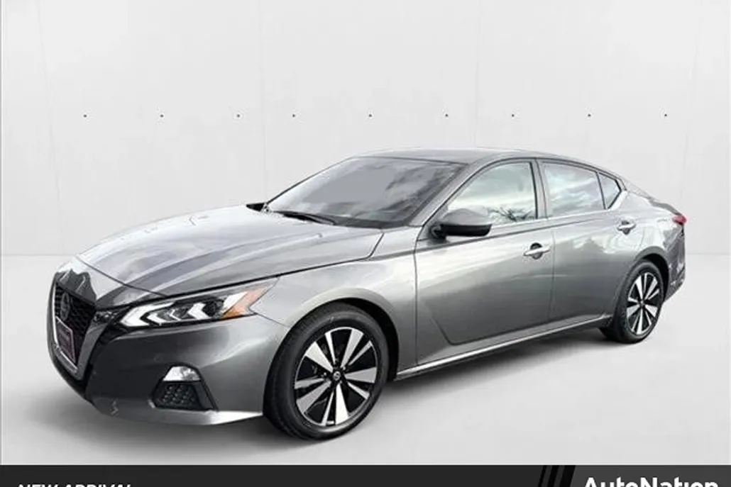 2022 Nissan Altima 2.5 SV photo 1