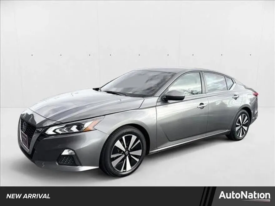 2022 Nissan Altima 2.5 SV photo 1