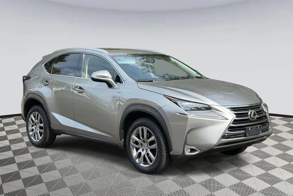 2015 Lexus NX 200t Luxury photo 1
