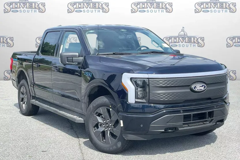 2025 Ford F-150 Lightning photo 1
