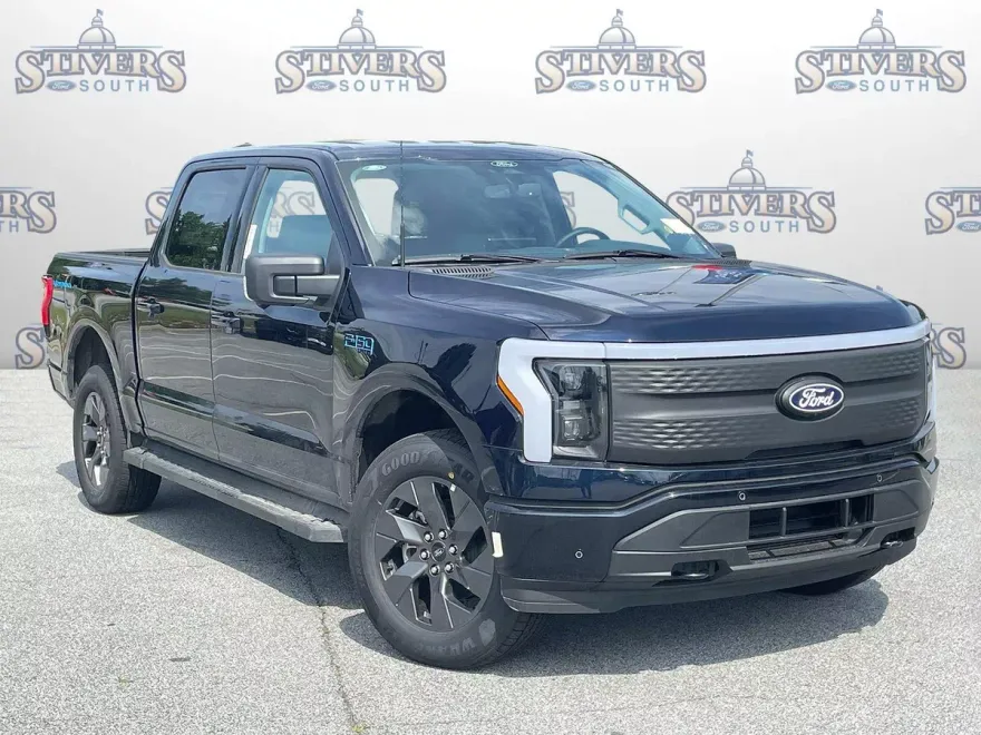 2025 Ford F-150 Lightning photo 1