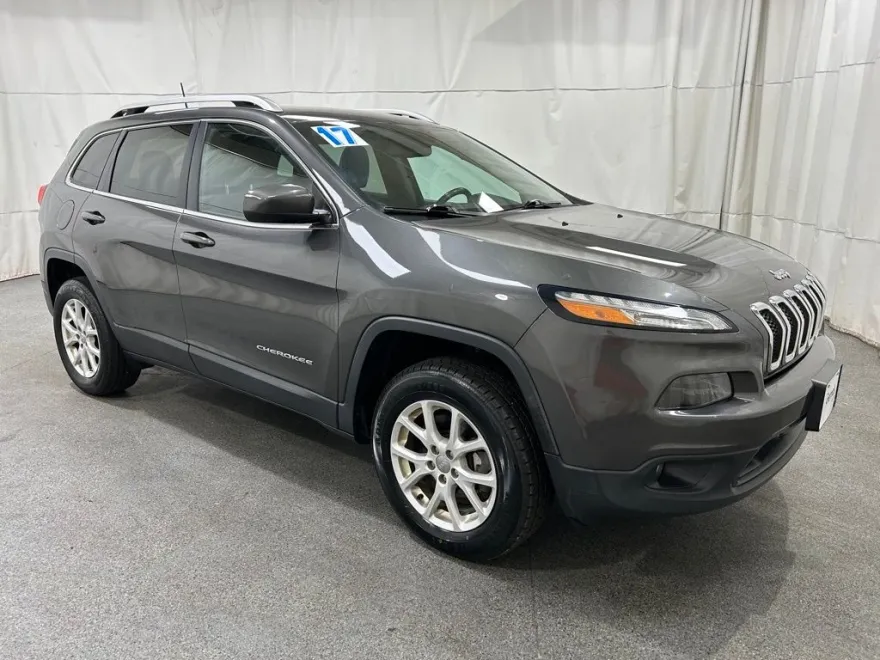 2017 Jeep Cherokee Latitude photo 1