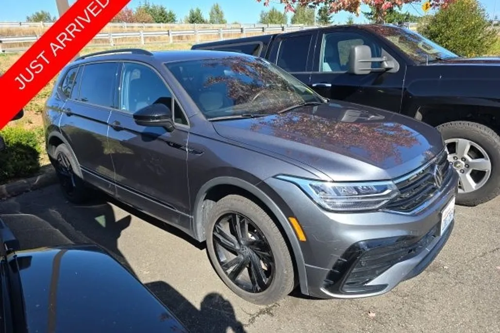 2023 Volkswagen Tiguan SE R-Line Black photo 1