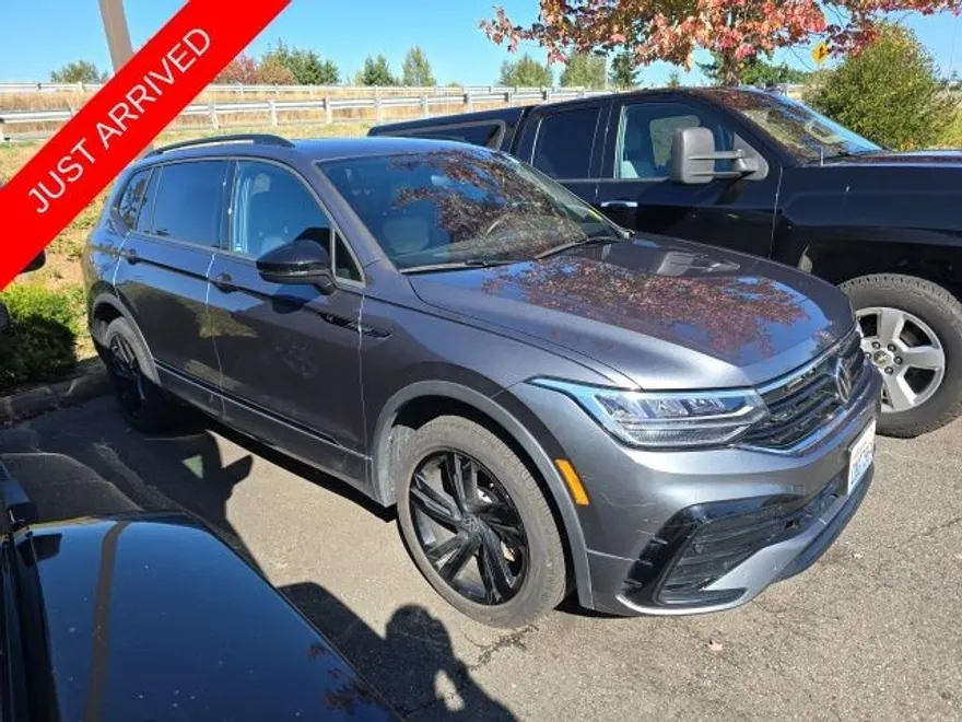 2023 Volkswagen Tiguan SE R-Line Black photo 1