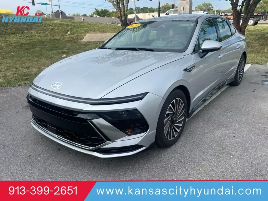 2024 Hyundai Sonata Hybrid SEL photo 1