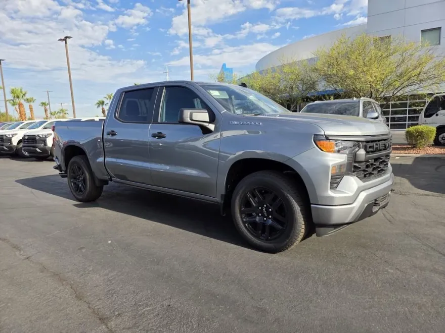 2026 Chevrolet Silverado 1500 Custom photo 1