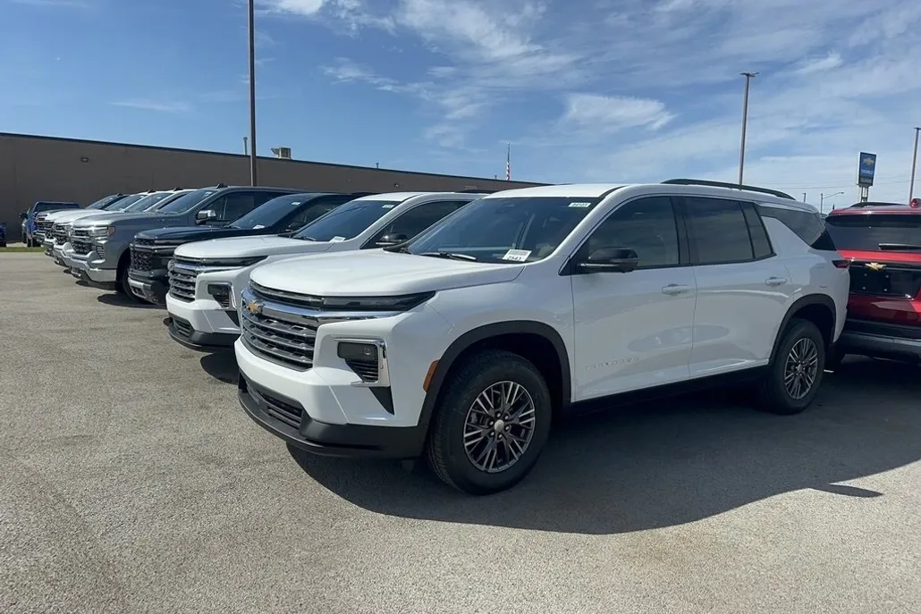 2026 Chevrolet Traverse photo 1
