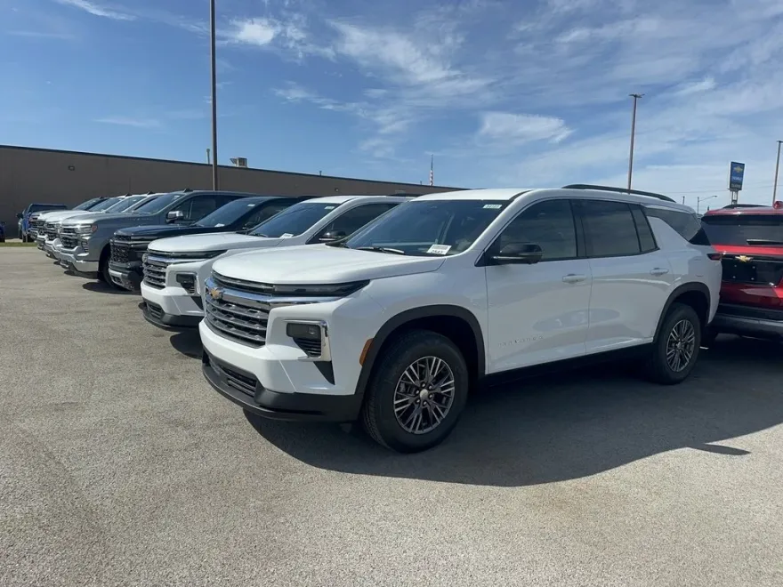 2026 Chevrolet Traverse photo 1