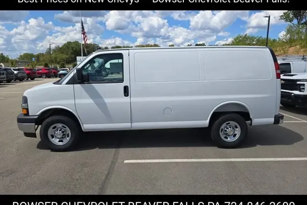 2025 Chevrolet Express 2500 Work Van Cargo photo 1