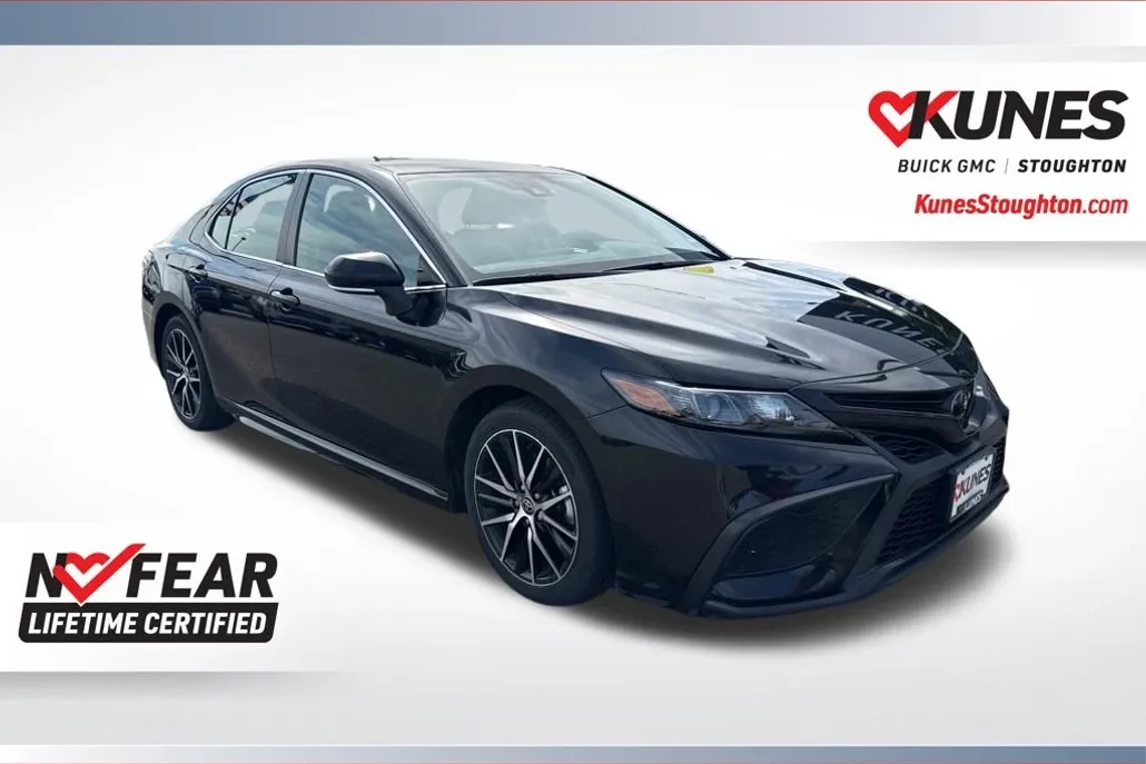 2023 Toyota Camry SE photo 1