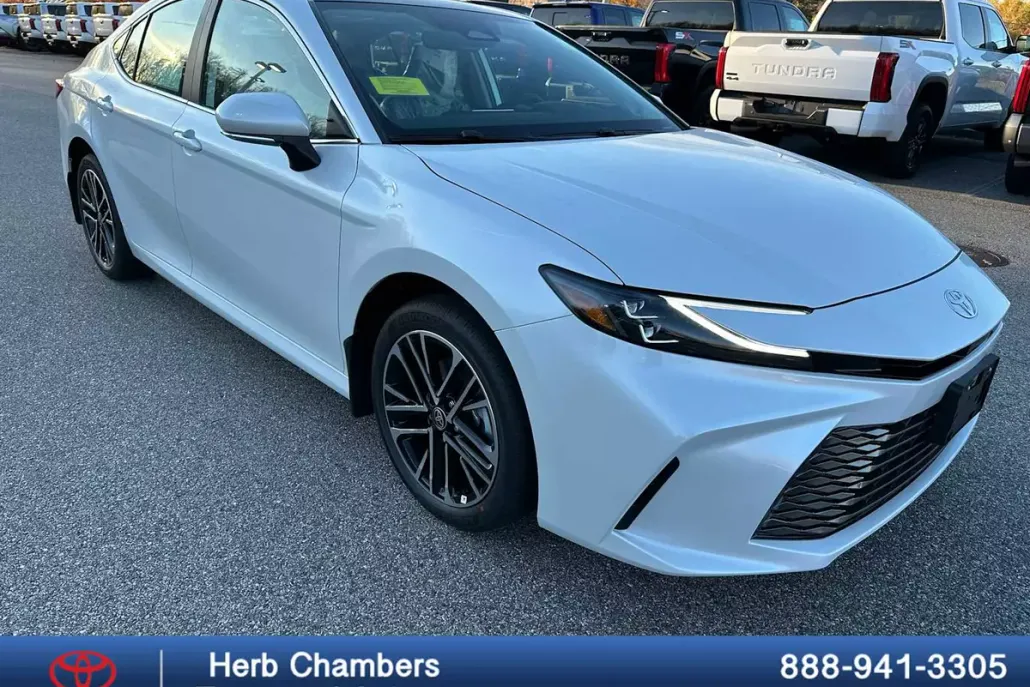 2025 Toyota Camry XLE photo 1