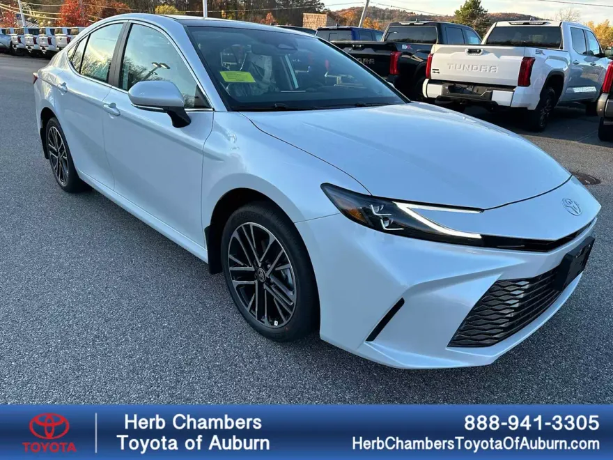 2025 Toyota Camry XLE photo 1