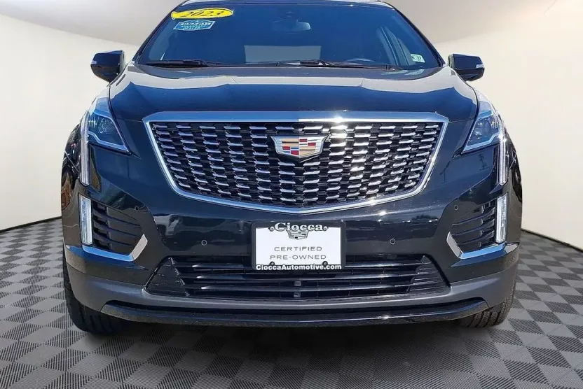 2023 Cadillac XT5 Luxury photo 1