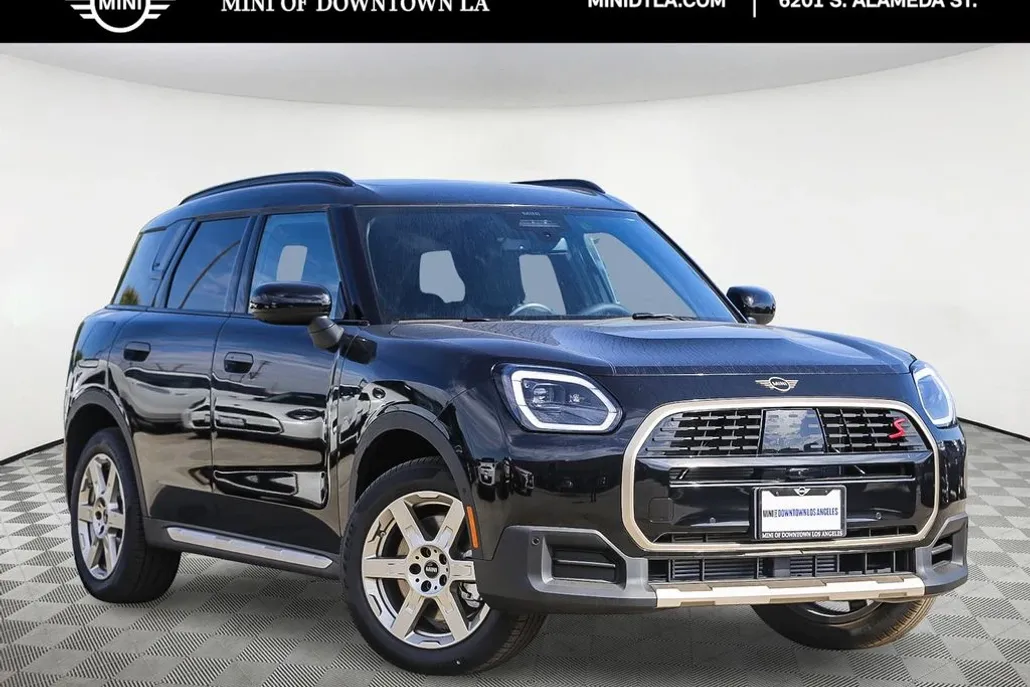 2025 Mini Countryman S ALL4 photo 1