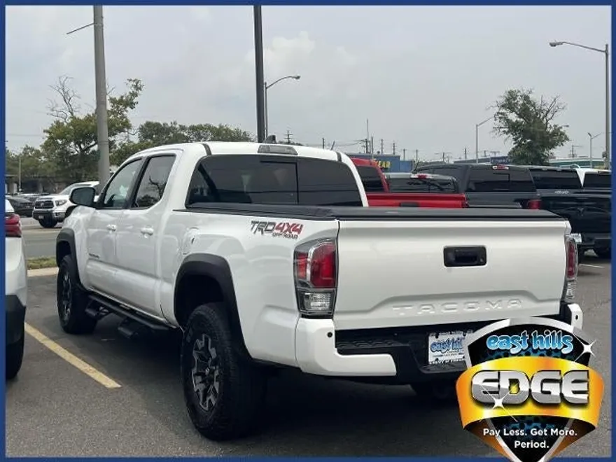 2022 Toyota Tacoma 4x4 SR5 photo 1