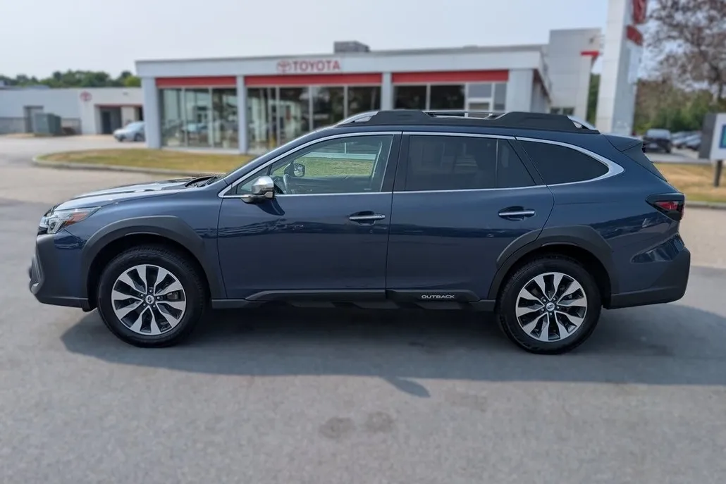 2024 Subaru Outback Touring photo 1