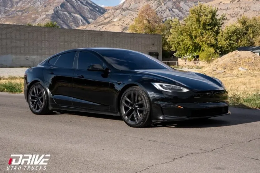 2021 Tesla Model S Plaid photo 1