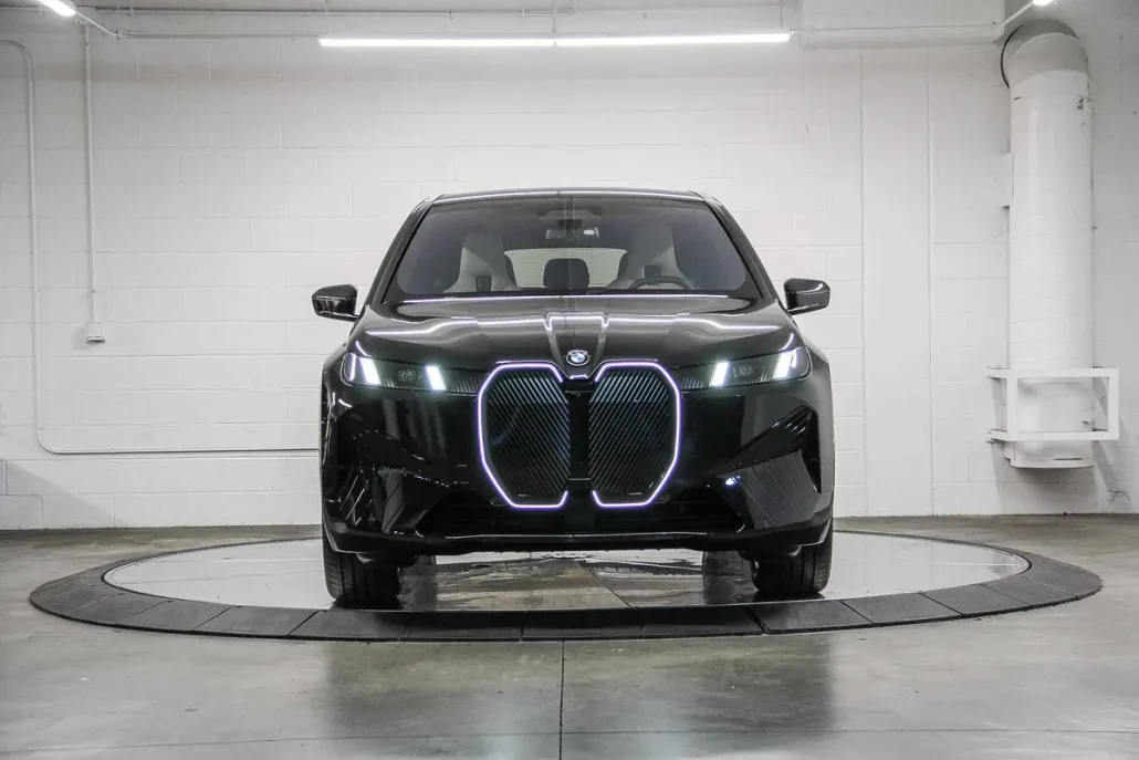 2026 Bmw iX photo 1