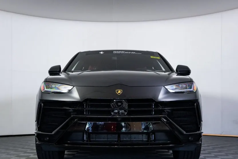 2024 Lamborghini Urus S photo 1