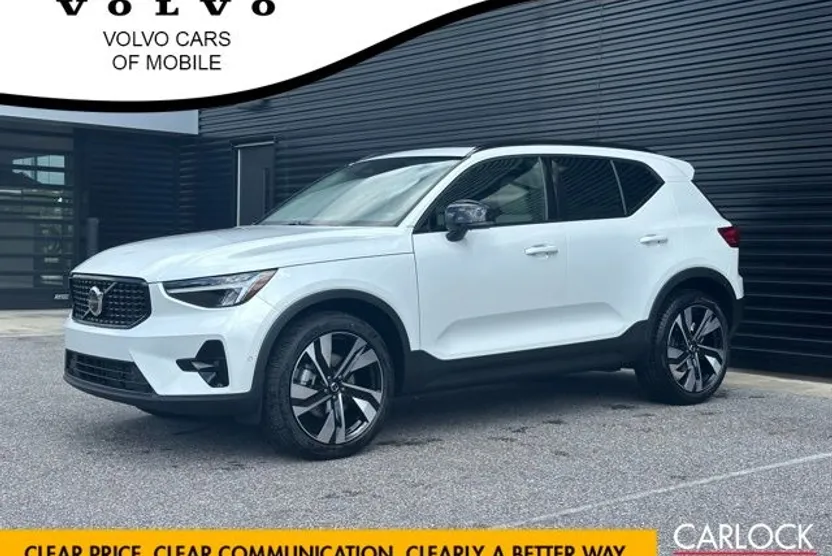 2025 Volvo XC40 Plus photo 1