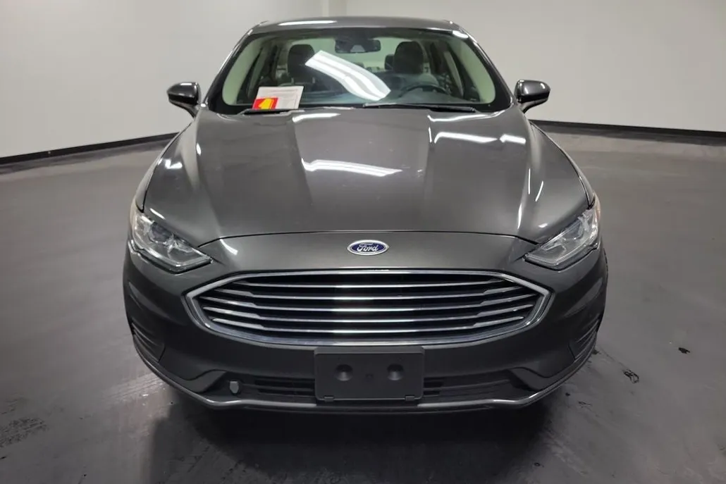 2020 Ford Fusion SE photo 1