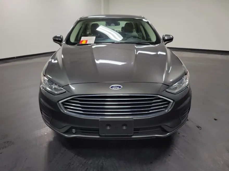 2020 Ford Fusion SE photo 1