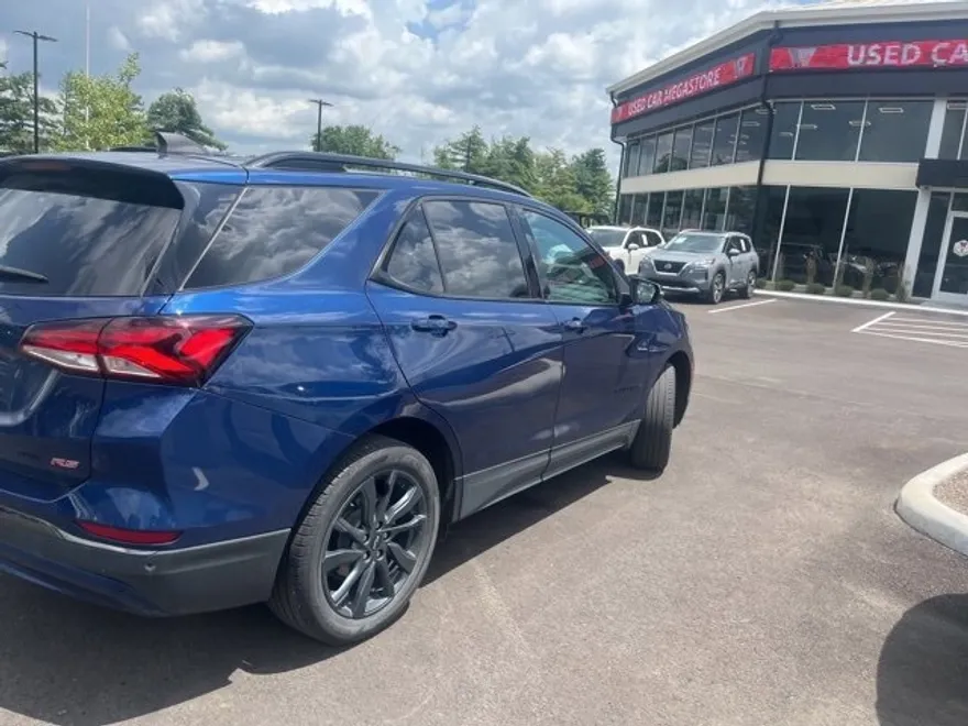 2023 Chevrolet Equinox RS photo 1