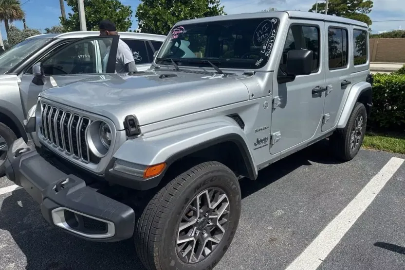 2024 Jeep Wrangler Sahara photo 1