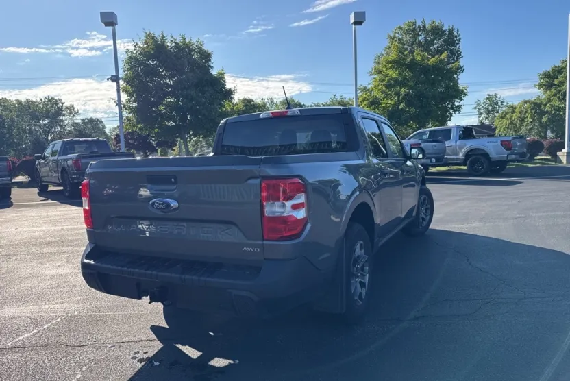 2024 Ford Maverick XLT photo 1