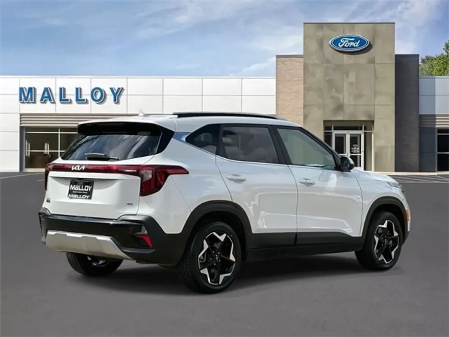 2024 Kia Seltos EX photo 1