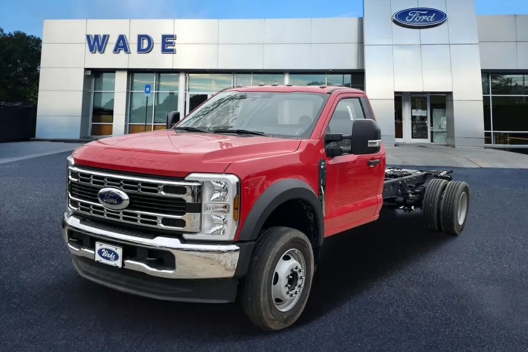 2024 Ford F-600 photo 1