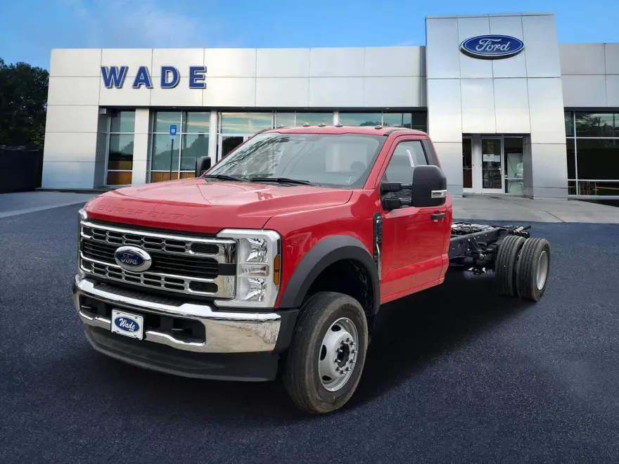 2024 Ford F-600 photo 1